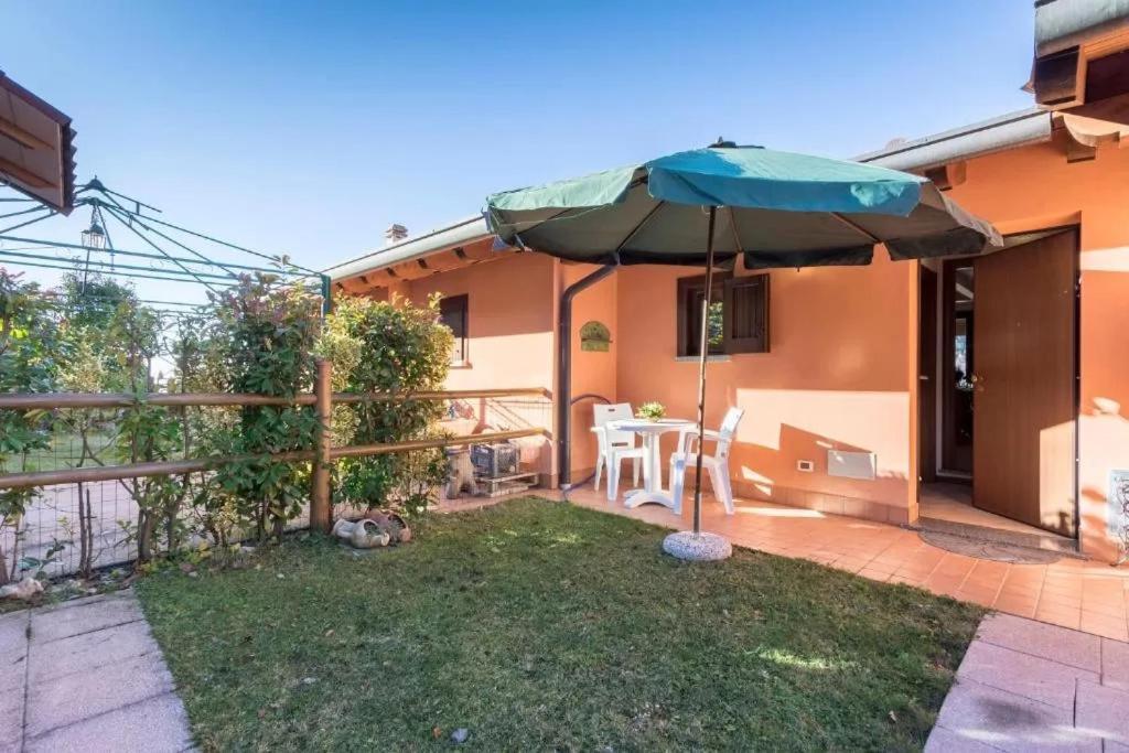 Casa Vacanze Rosalba Ferrara di Monte Baldo Extérieur photo