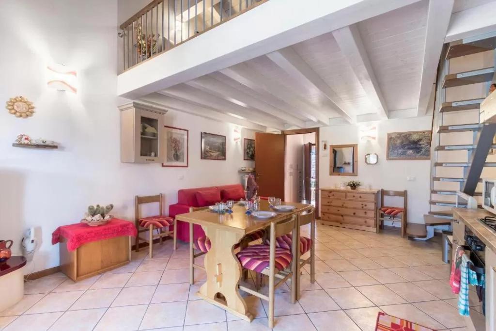 Casa Vacanze Rosalba Ferrara di Monte Baldo Extérieur photo
