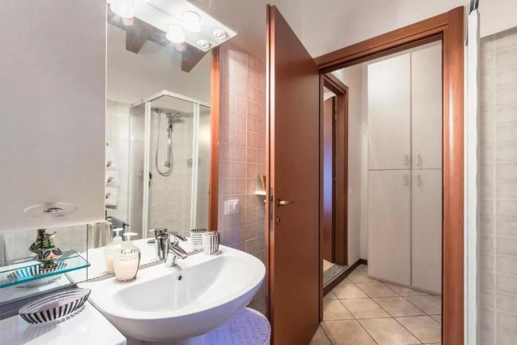 Casa Vacanze Rosalba Ferrara di Monte Baldo Extérieur photo