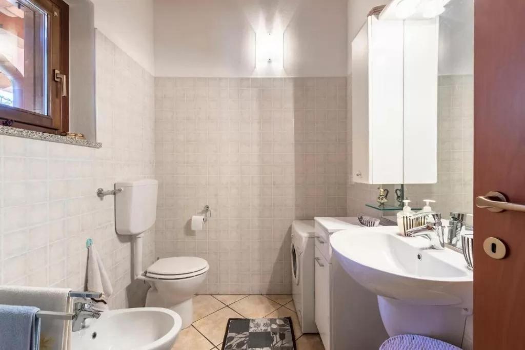 Casa Vacanze Rosalba Ferrara di Monte Baldo Extérieur photo