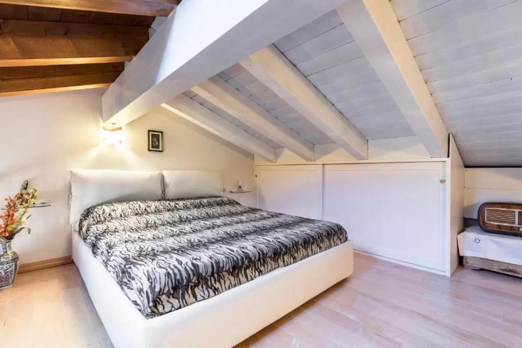 Casa Vacanze Rosalba Ferrara di Monte Baldo Extérieur photo